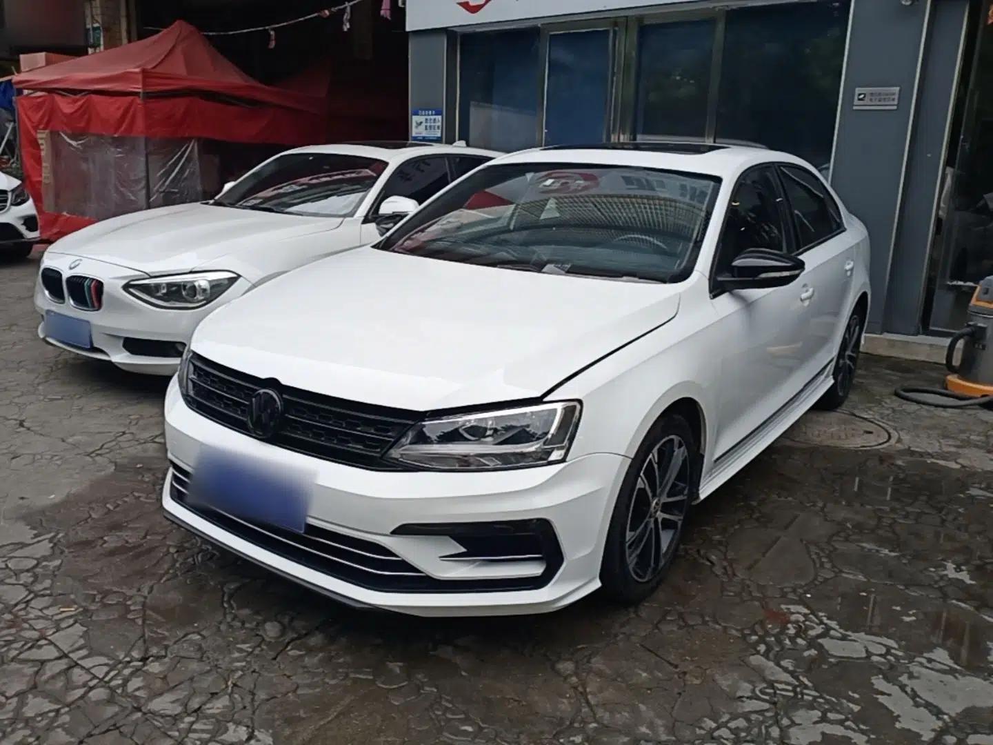 Volkswagen Sagitar 2016 280TSI Automatic R-Line — миниатюра 1