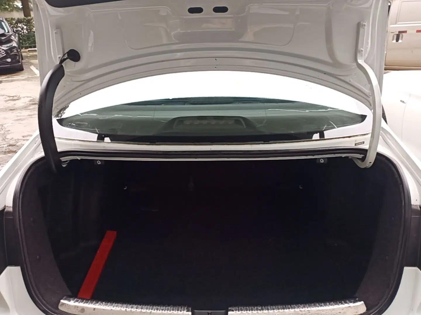Volkswagen Sagitar 2016 280TSI Automatic R-Line — миниатюра 22