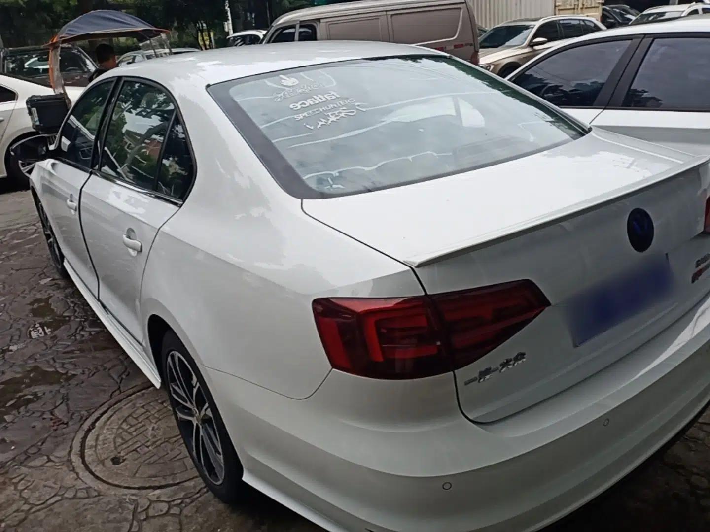 Volkswagen Sagitar 2016 280TSI Automatic R-Line — миниатюра 4