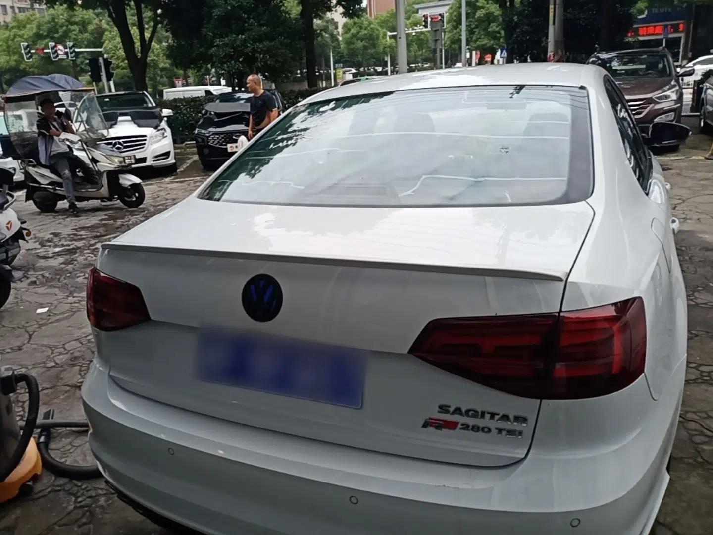 Volkswagen Sagitar 2016 280TSI Automatic R-Line — миниатюра 5