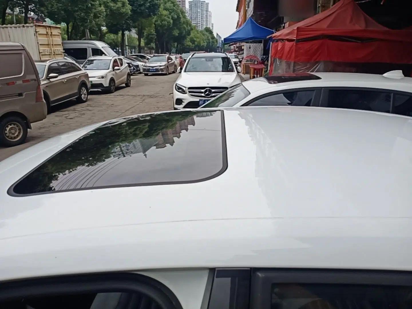 Volkswagen Sagitar 2016 280TSI Automatic R-Line — миниатюра 7