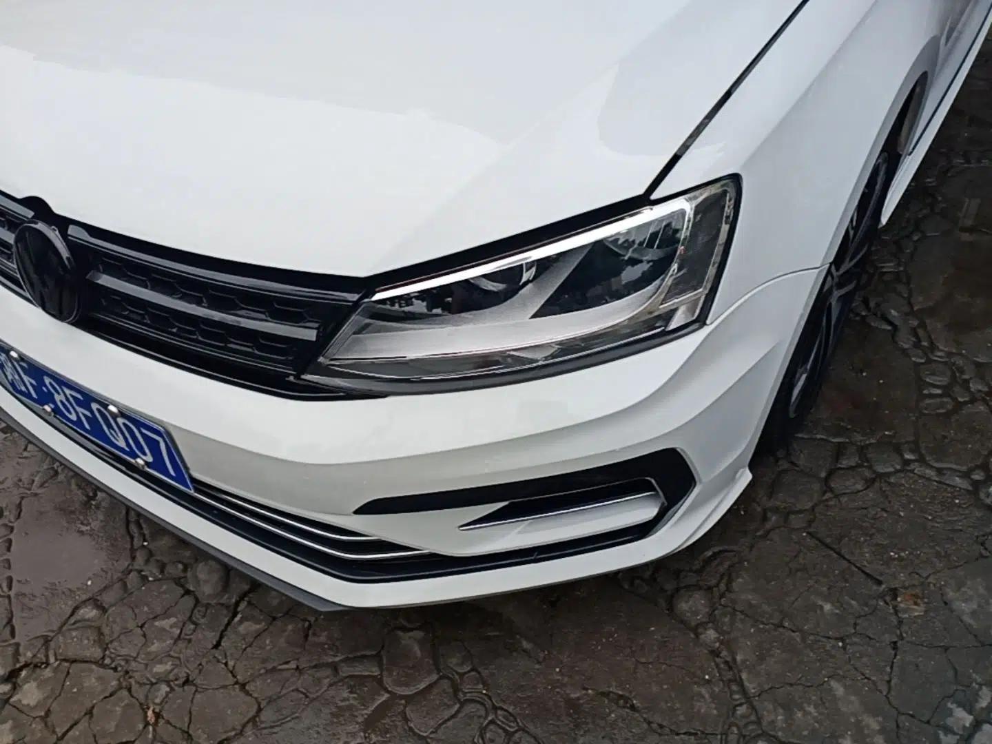 Volkswagen Sagitar 2016 280TSI Automatic R-Line — миниатюра 8
