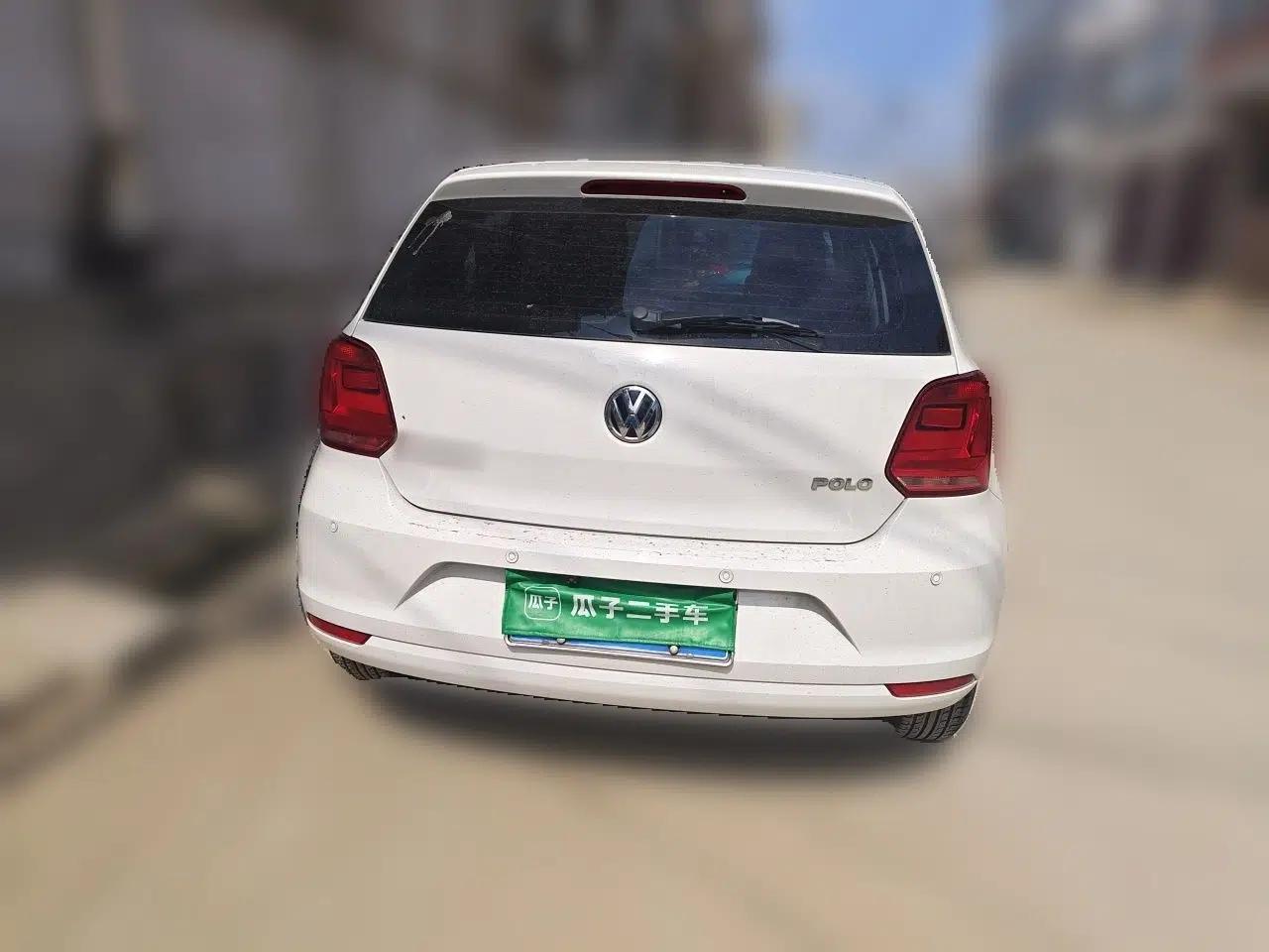 Volkswagen Polo 2014 1.4L Manual Fashion Edition — миниатюра 5