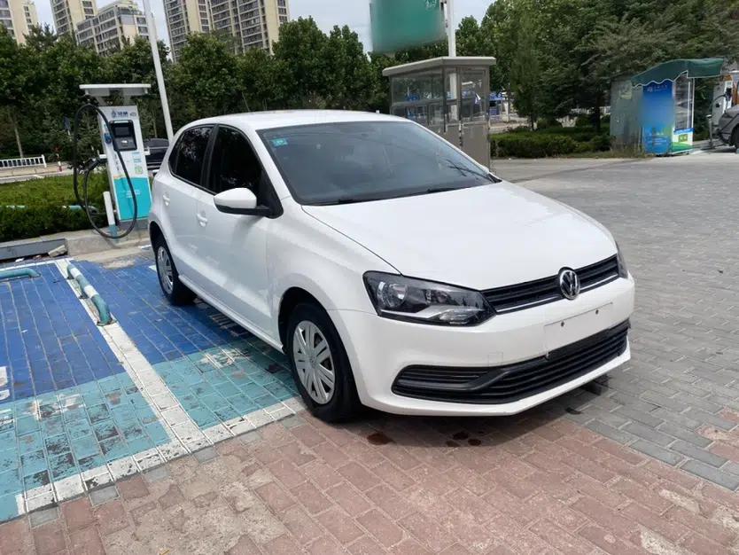Volkswagen Polo 2016 1.4L Automatic Trendy Model — миниатюра 3