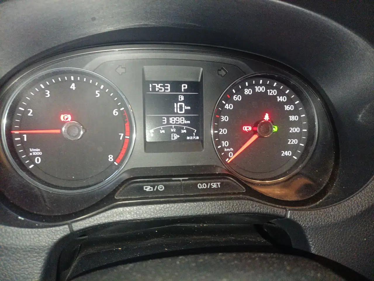 Volkswagen Polo 2018 1.5L Automatic Enjoyment Model — миниатюра 11