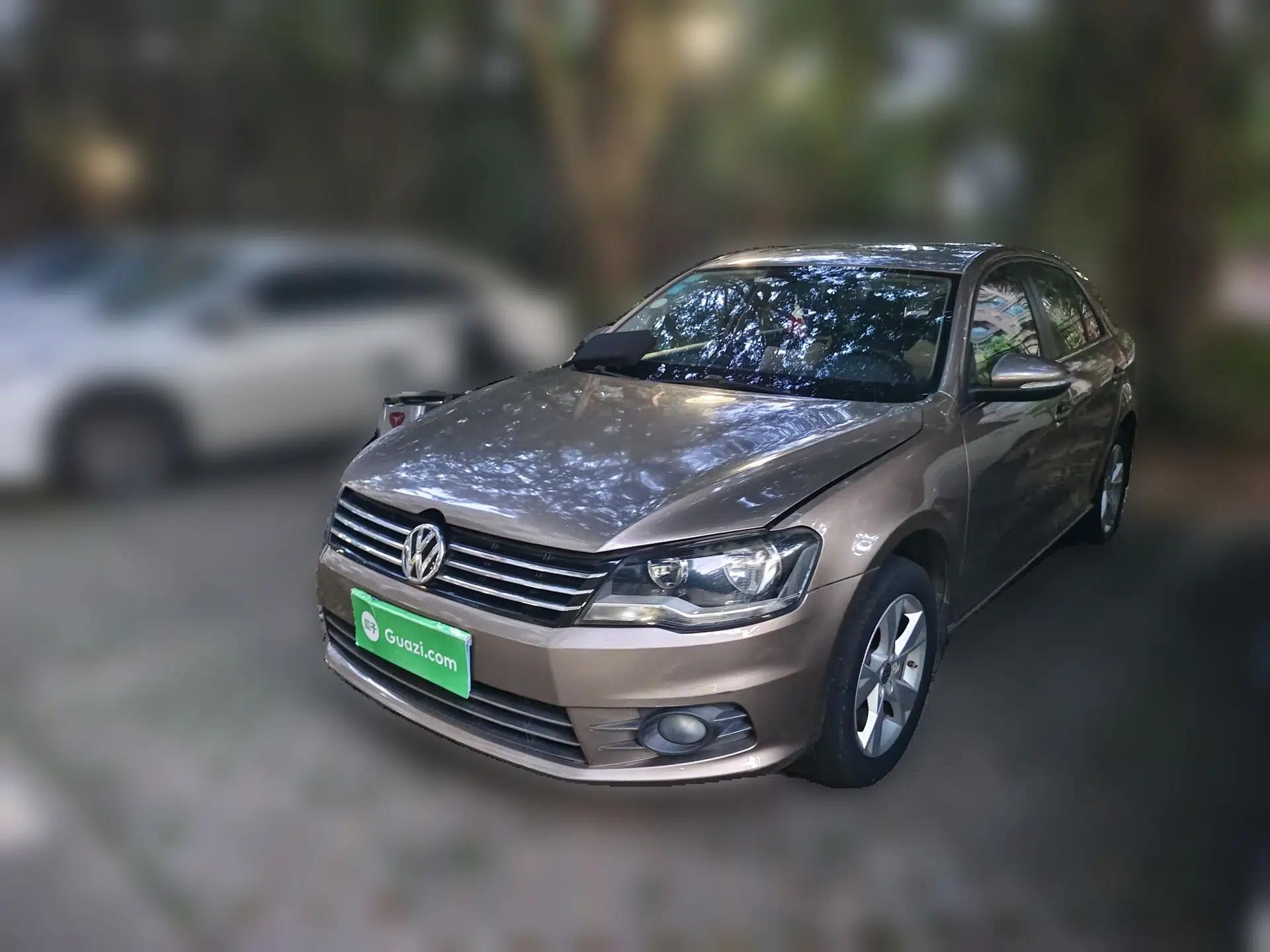 Volkswagen Bora 2014 1.6L Automatic Comfort Model — миниатюра 1