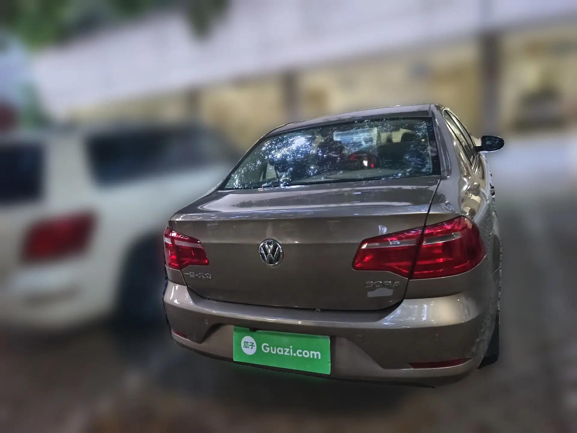 Volkswagen Bora 2014 1.6L Automatic Comfort Model — миниатюра 5