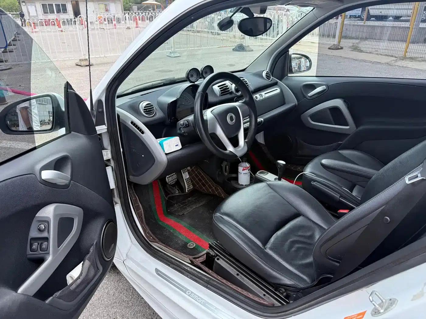 2013 Smart Fortwo 1.0T Hardtop Passion Edition — миниатюра 3