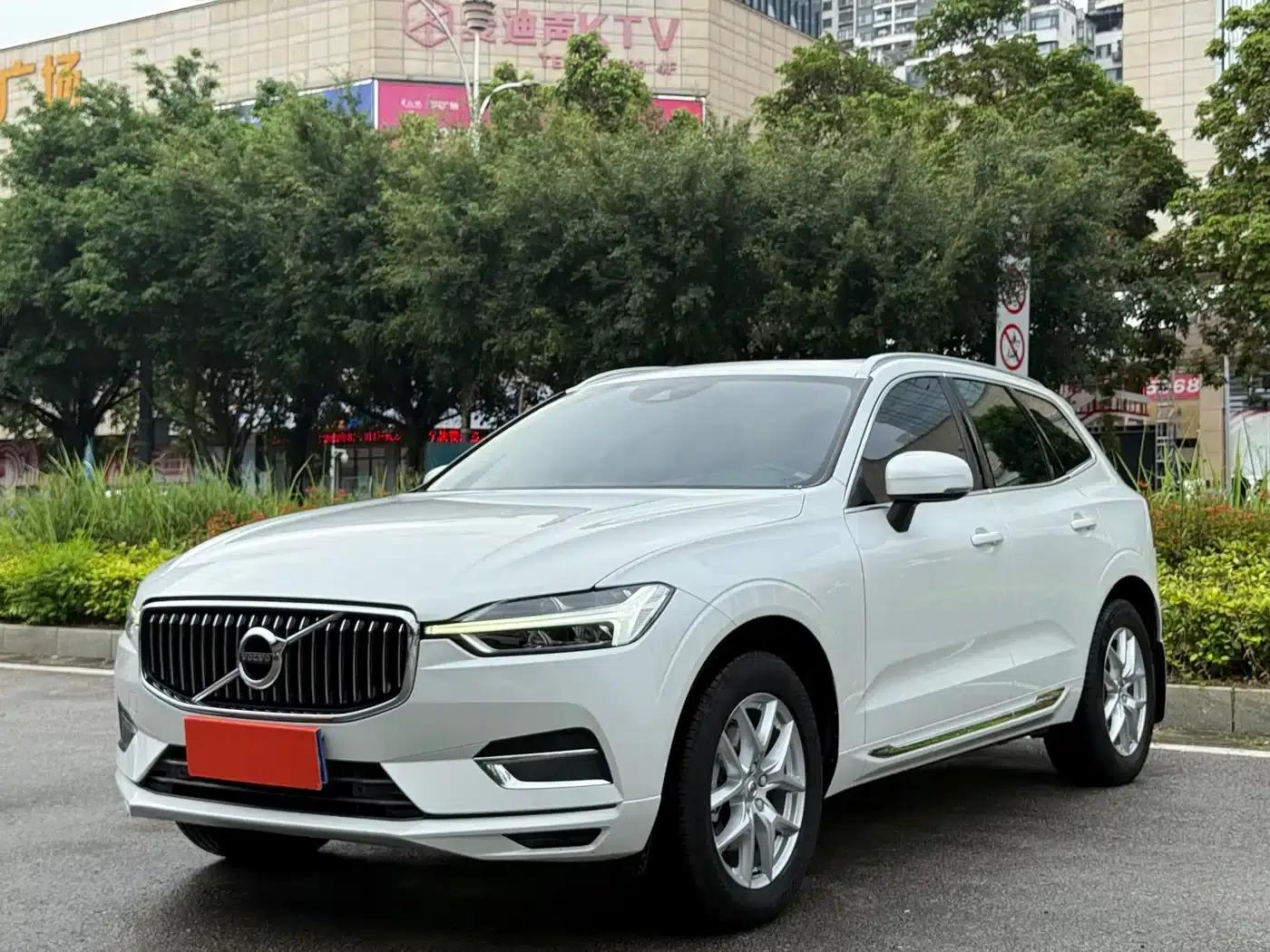 2020 Volvo XC60 T5 AWD Inscription Luxury Edition — миниатюра 1