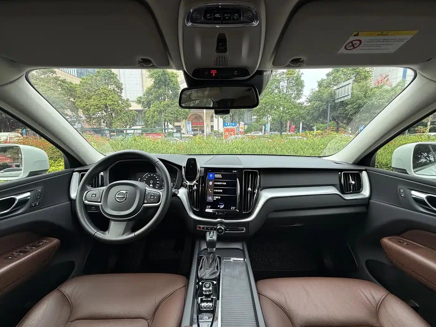 2020 Volvo XC60 T5 AWD Inscription Luxury Edition — миниатюра 14