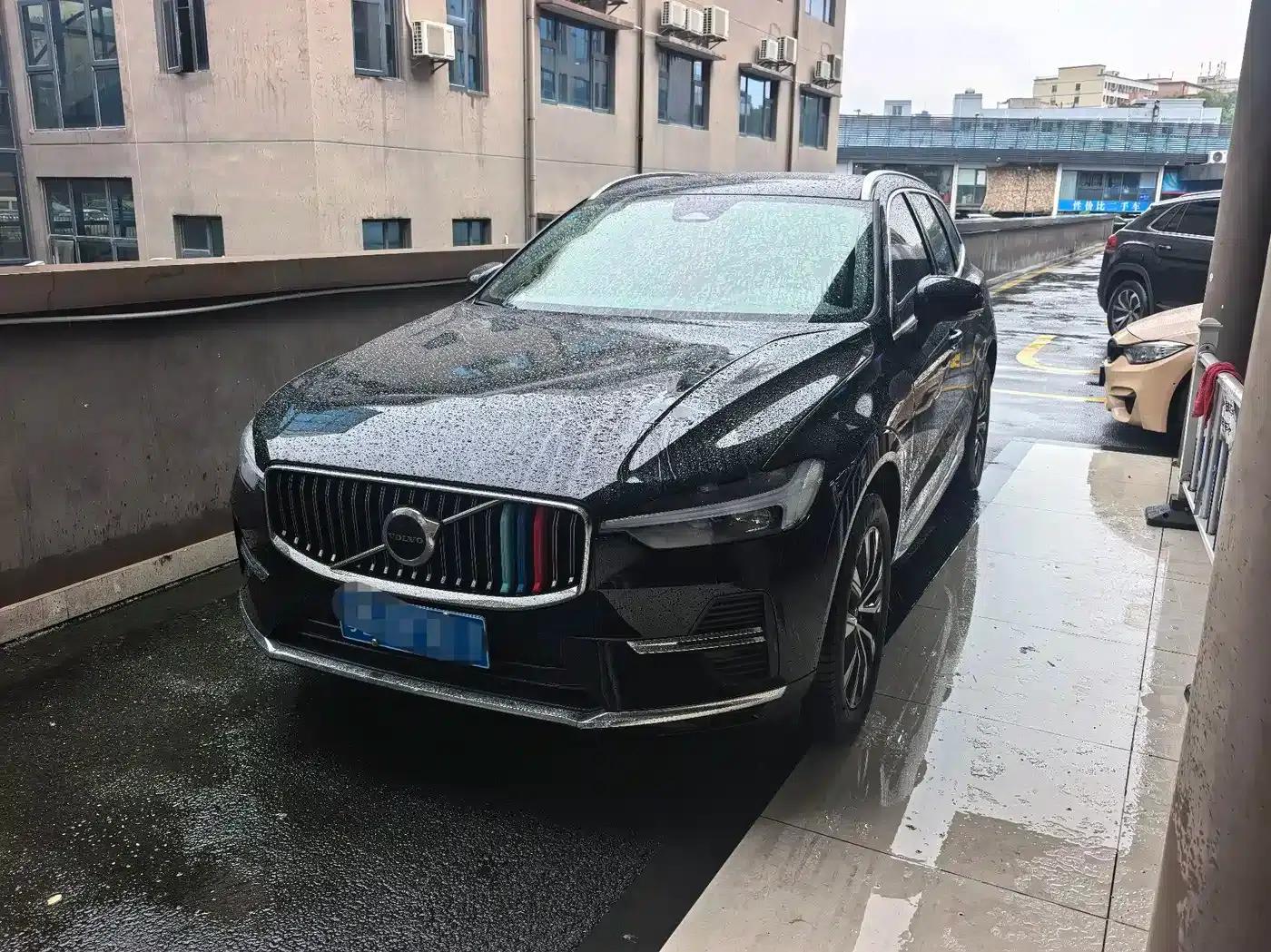 2024 Volvo XC60 B5 AWD Inscription Luxury Edition — миниатюра 1