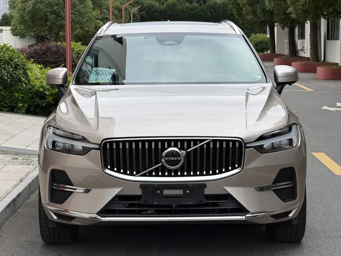2023 Volvo XC60 B5 AWD Inscription Luxury Edition — миниатюра 2