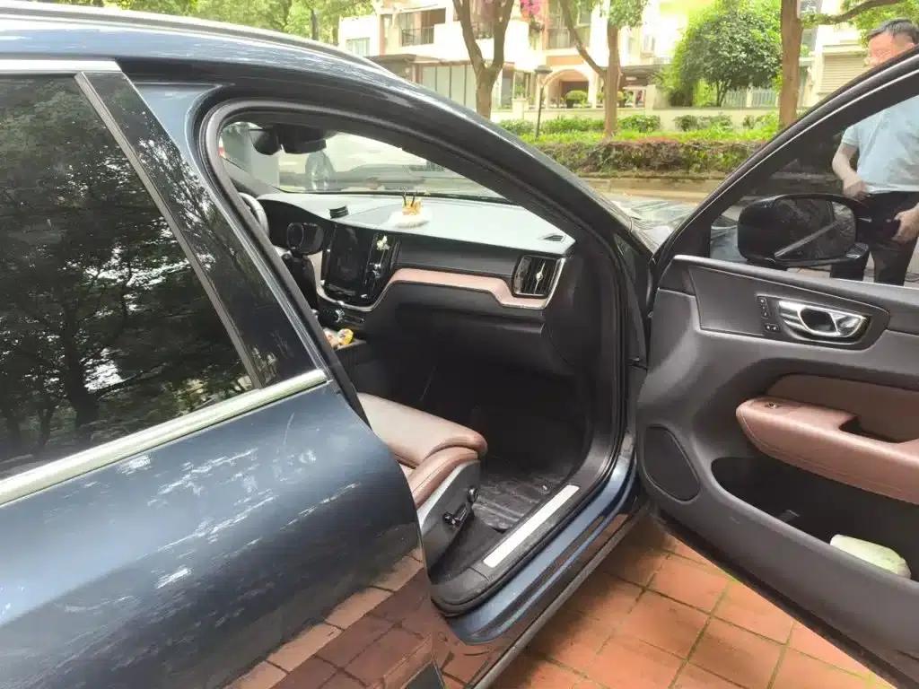 2021 Volvo XC60 T5 AWD Inscription Luxury Edition — миниатюра 20