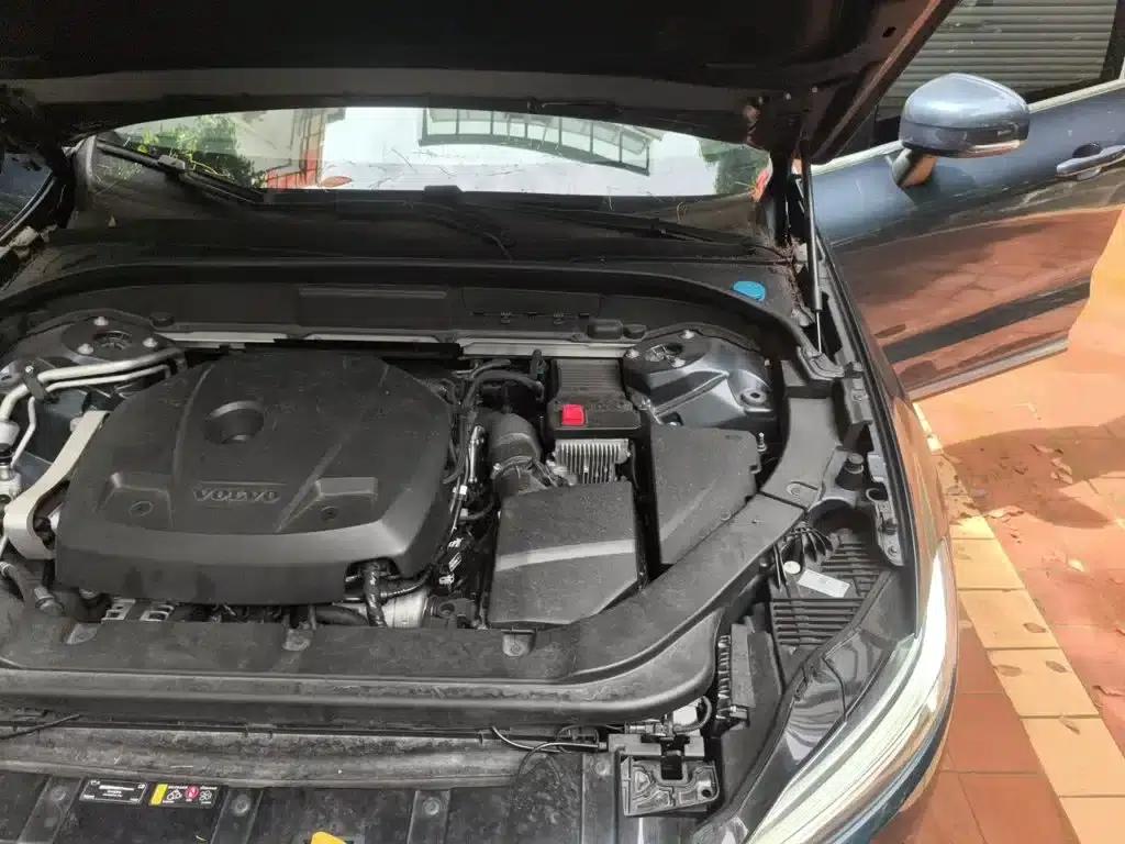 2021 Volvo XC60 T5 AWD Inscription Luxury Edition — миниатюра 22