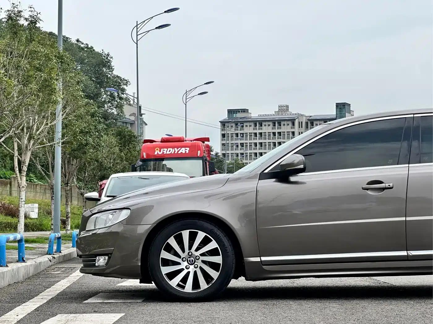 2015 Volvo S80L 2.0T T5 Smart Edition — миниатюра 8