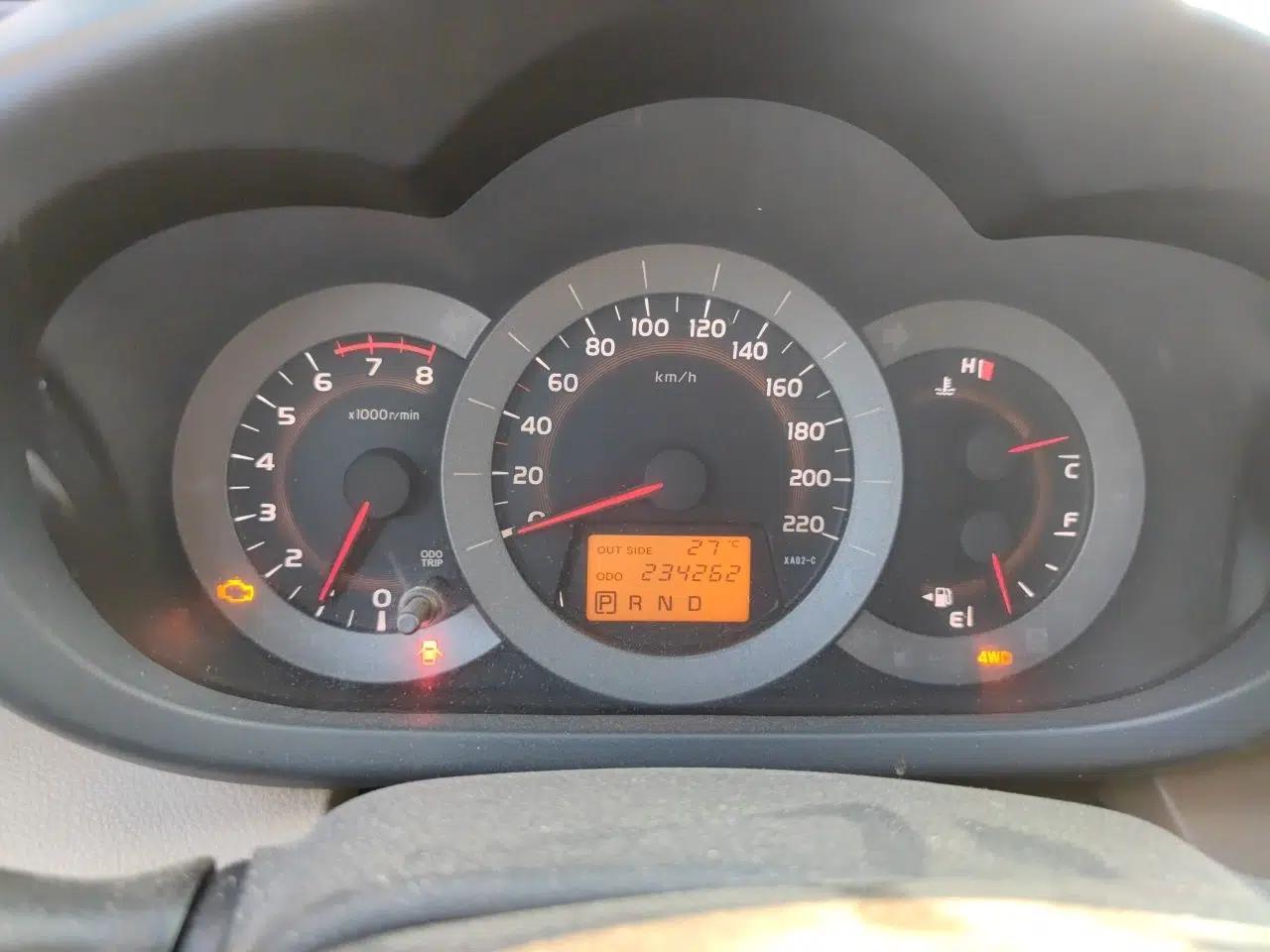 Toyota RAV4 2011 2.0L Automatic 4x4 Edition — миниатюра 11
