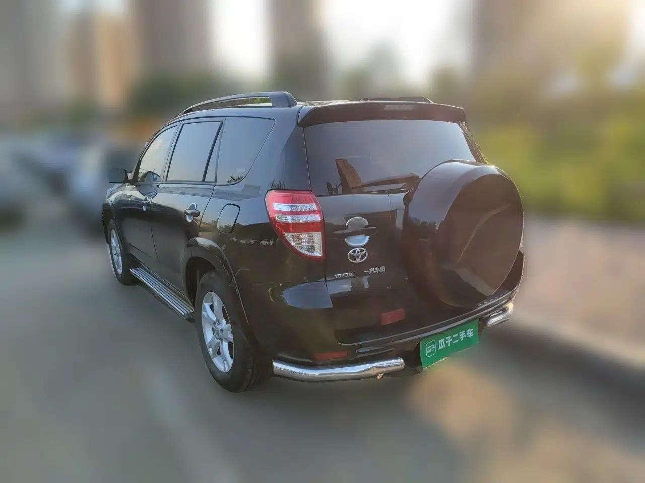 Toyota RAV4 2011 2.0L Automatic 4x4 Edition — миниатюра 4