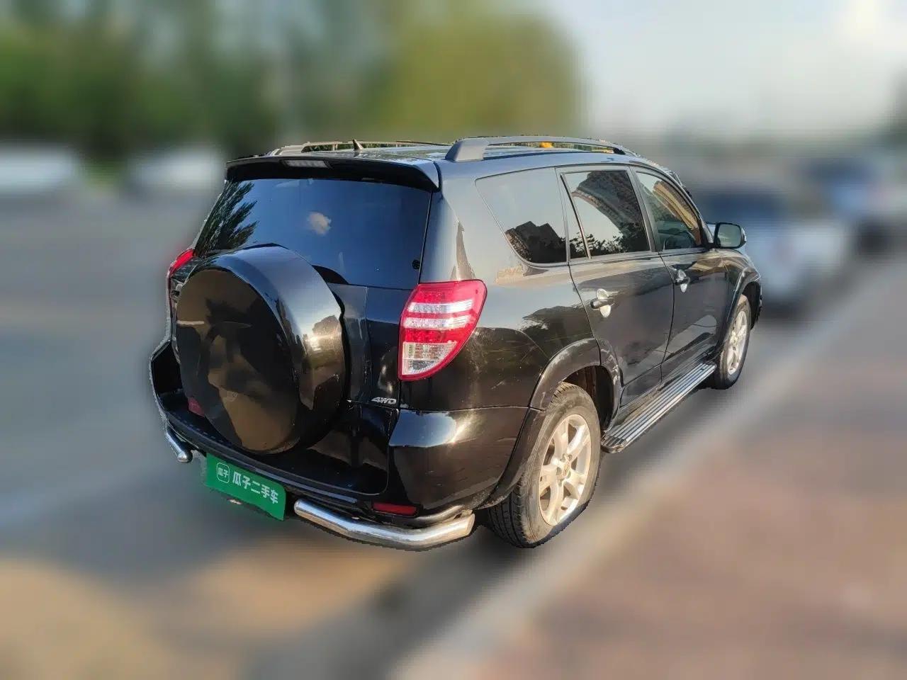 Toyota RAV4 2011 2.0L Automatic 4x4 Edition — миниатюра 6