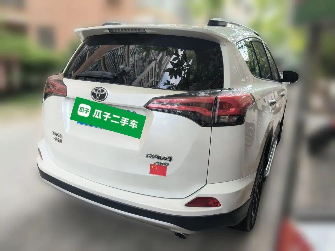 Toyota RAV4 2016 2.5L Automatic 4x4 Elite Edition — миниатюра 6