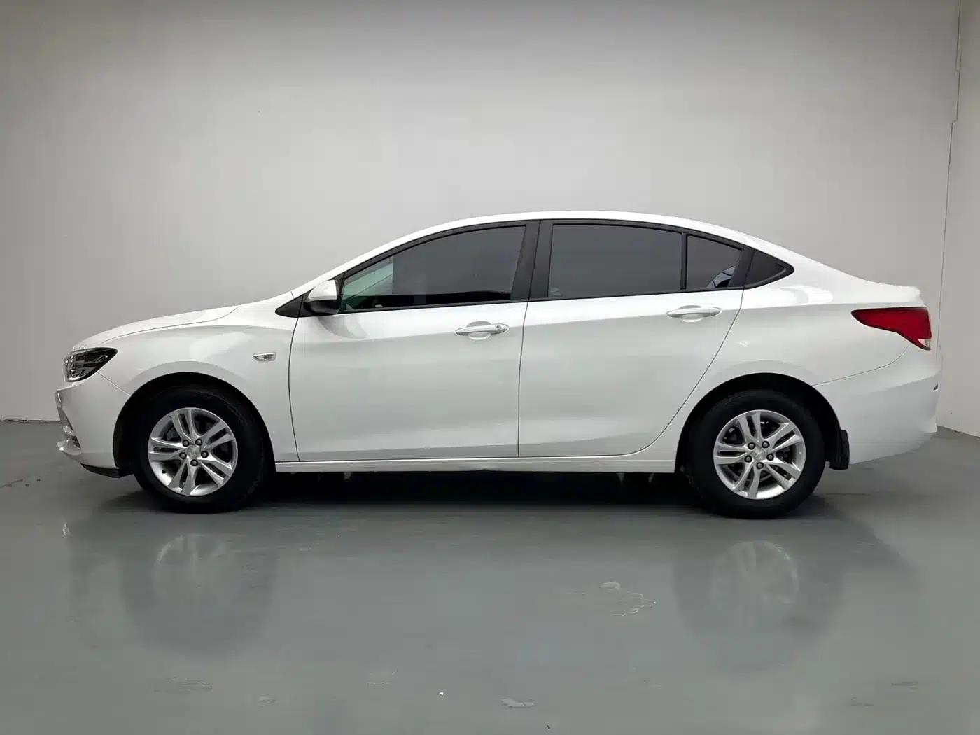 Chevrolet Cruze 2016 1.5L Automatic Comfort Edition — миниатюра 3