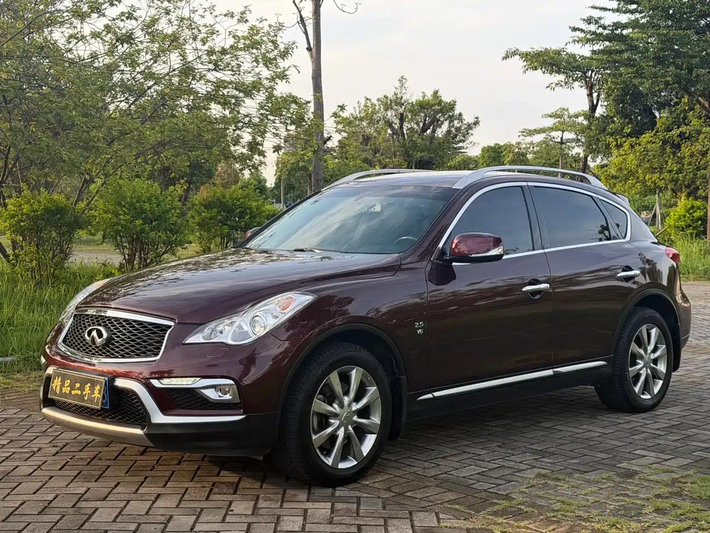 Infiniti QX50 2015 2.5L Comfort Edition — миниатюра 1
