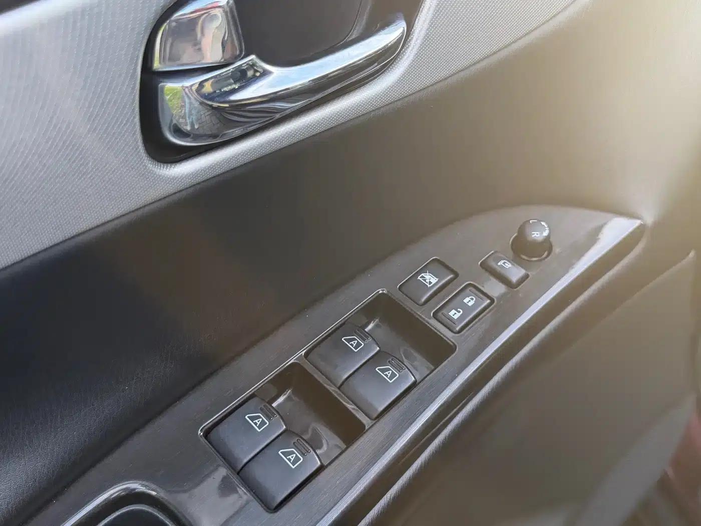 Infiniti QX50 2015 2.5L Comfort Edition — миниатюра 13