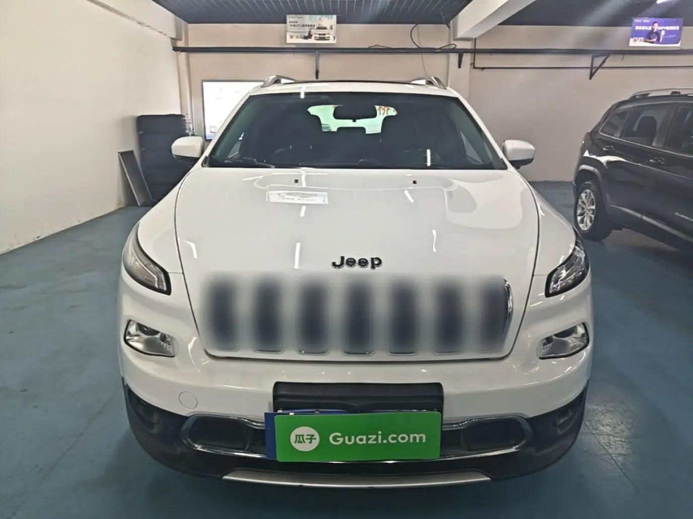 Jeep Cherokee 2017 2.4L Leading Smart Edition — миниатюра 2