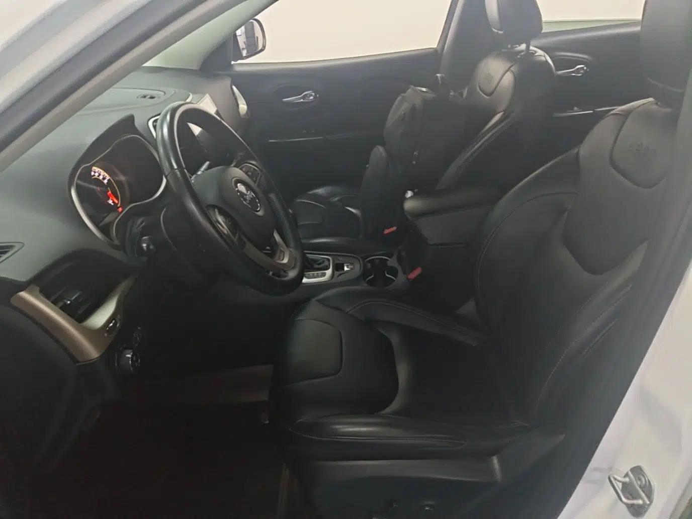 Jeep Cherokee 2017 2.4L Leading Smart Edition — миниатюра 22