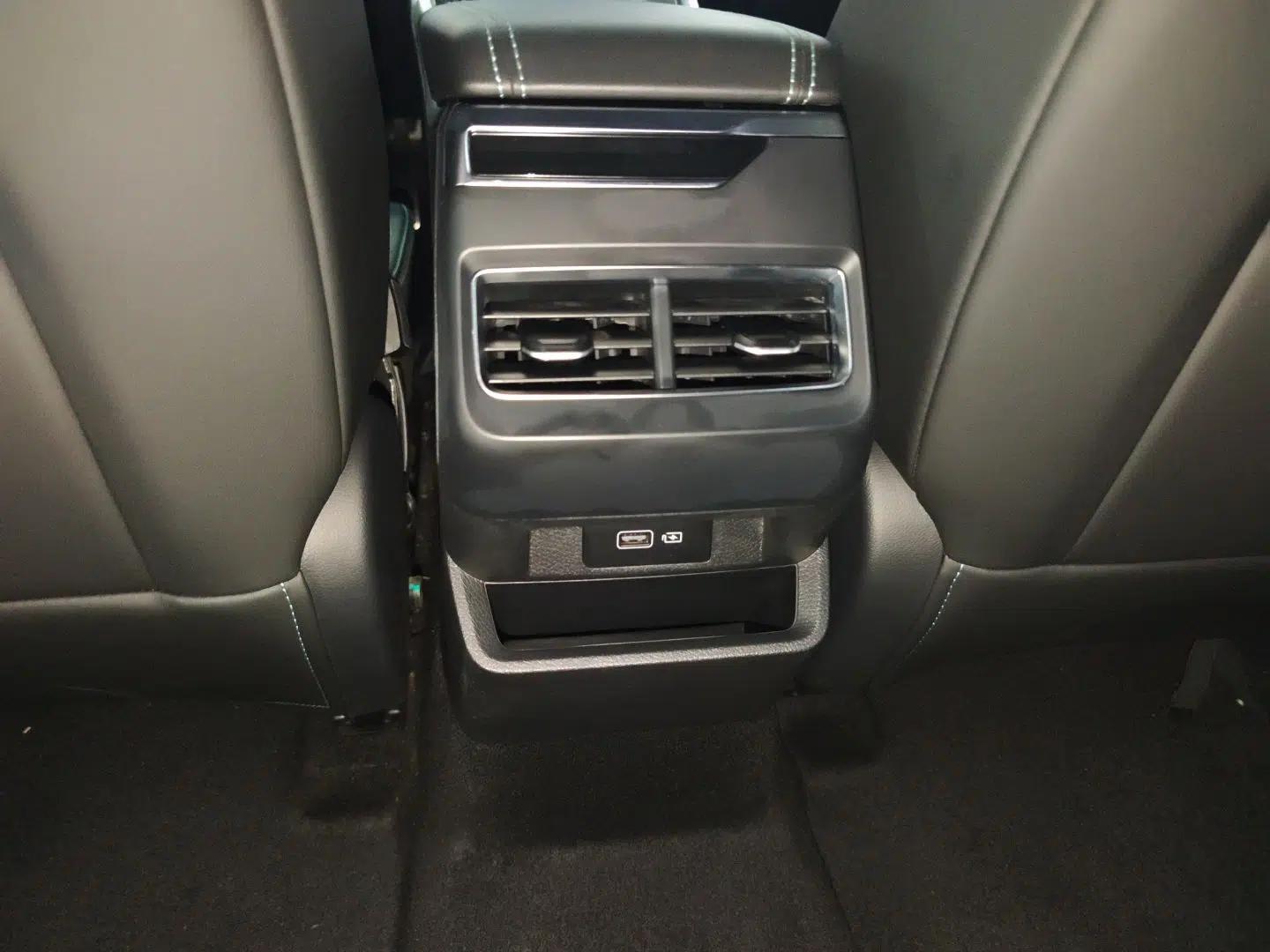Geely Auto Preface 2023 2.0TD "Only This Verdant Green" Edition — миниатюра 11