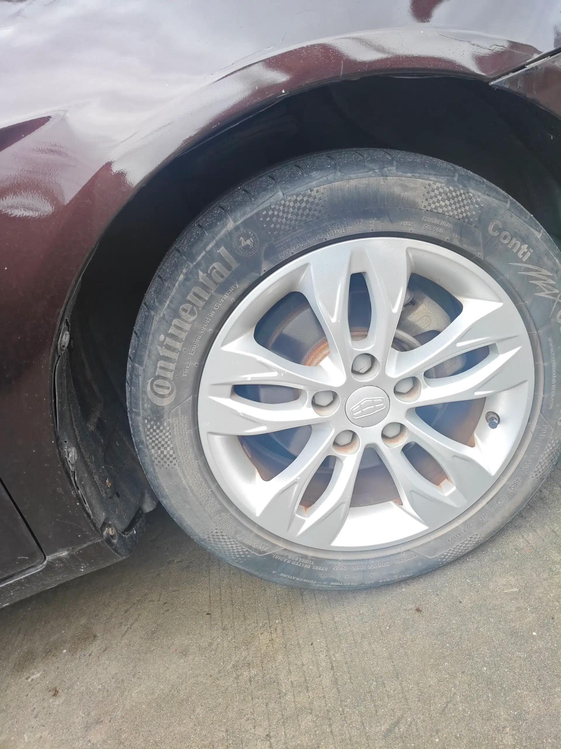 Geely Auto Emgrand 2015 Sedan 1.5L Manual - Top Trim Level — миниатюра 8