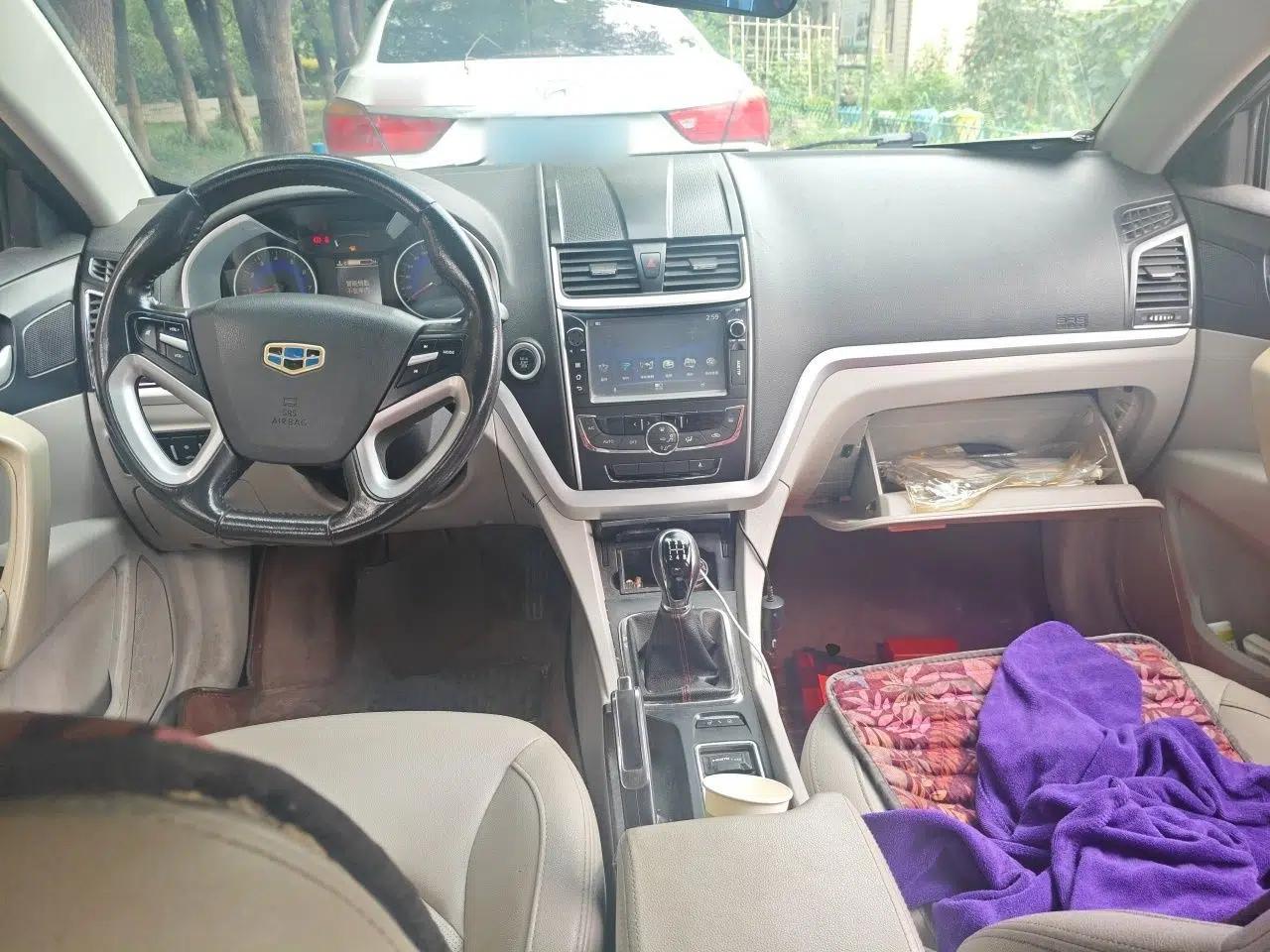 Geely Auto Emgrand 2015 Sedan 1.5L Manual - Top Trim Level — миниатюра 9