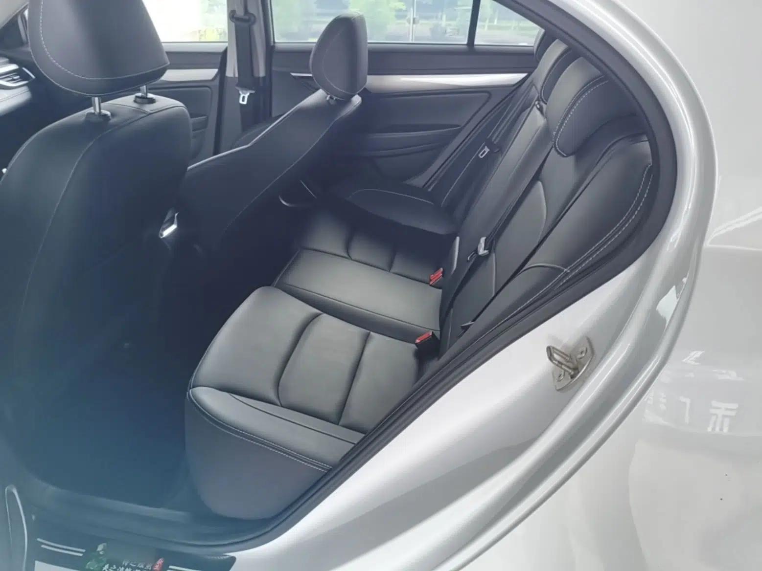 Geely Auto Emgrand 2020 1.5L CVT Upward Version — миниатюра 20