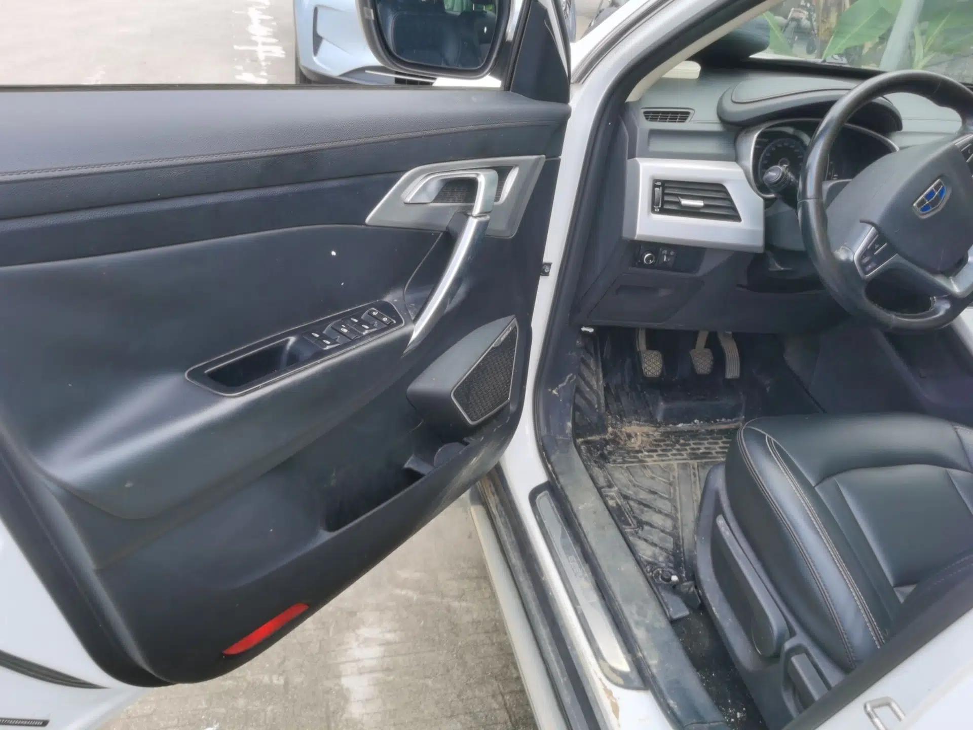 Geely Auto Emgrand X7 Sport 2016 2.0L Manual ZhiShang Version — миниатюра 16