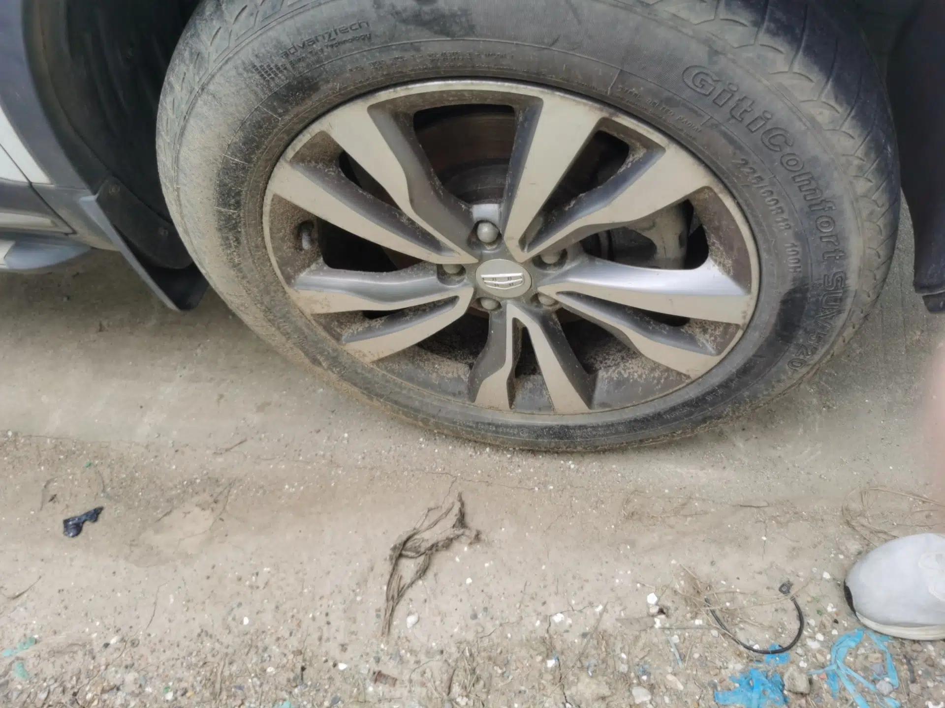 Geely Auto Emgrand X7 Sport 2016 2.0L Manual ZhiShang Version — миниатюра 8