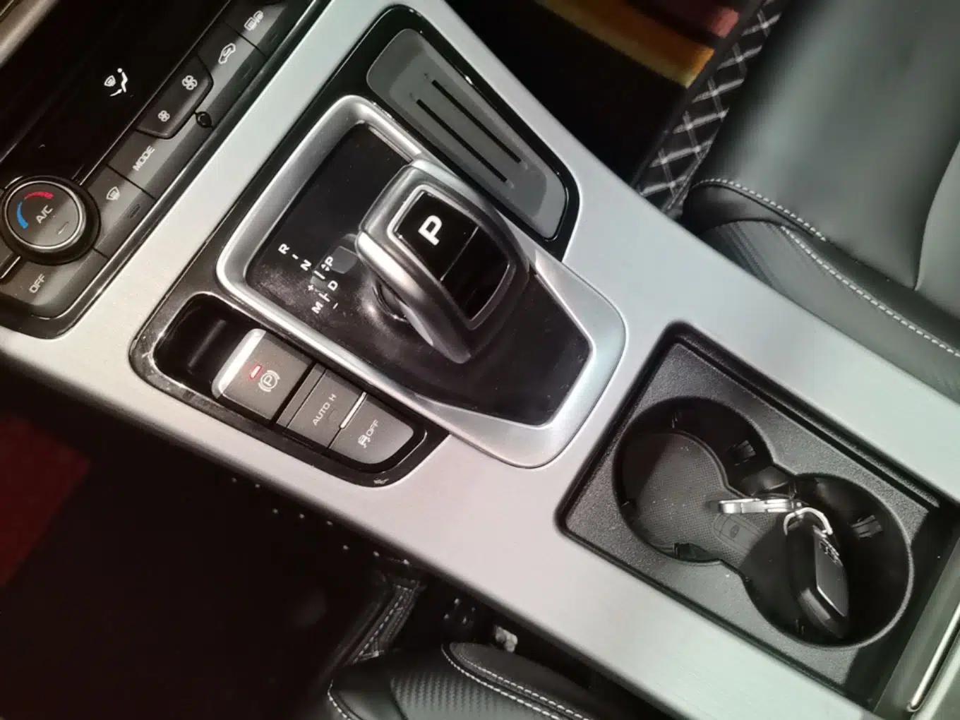 Geely Auto Emgrand X7 Sport 2021 Million Edition 1.8TD DCT Two-Wheel Drive Comfort Model — миниатюра 16