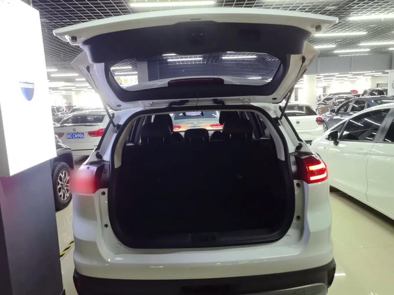 Geely Auto Emgrand X7 Sport 2021 Million Edition 1.8TD DCT Two-Wheel Drive Comfort Model — миниатюра 22