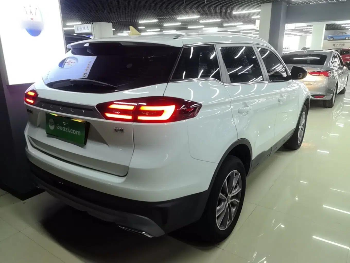 Geely Auto Emgrand X7 Sport 2021 Million Edition 1.8TD DCT Two-Wheel Drive Comfort Model — миниатюра 6