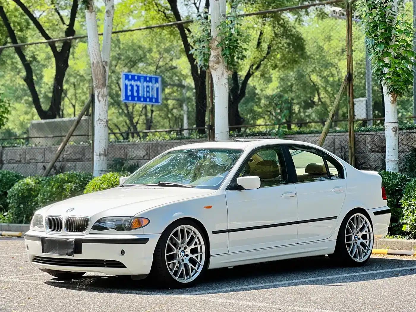 BMW 3 Series 2004 325i — миниатюра 1