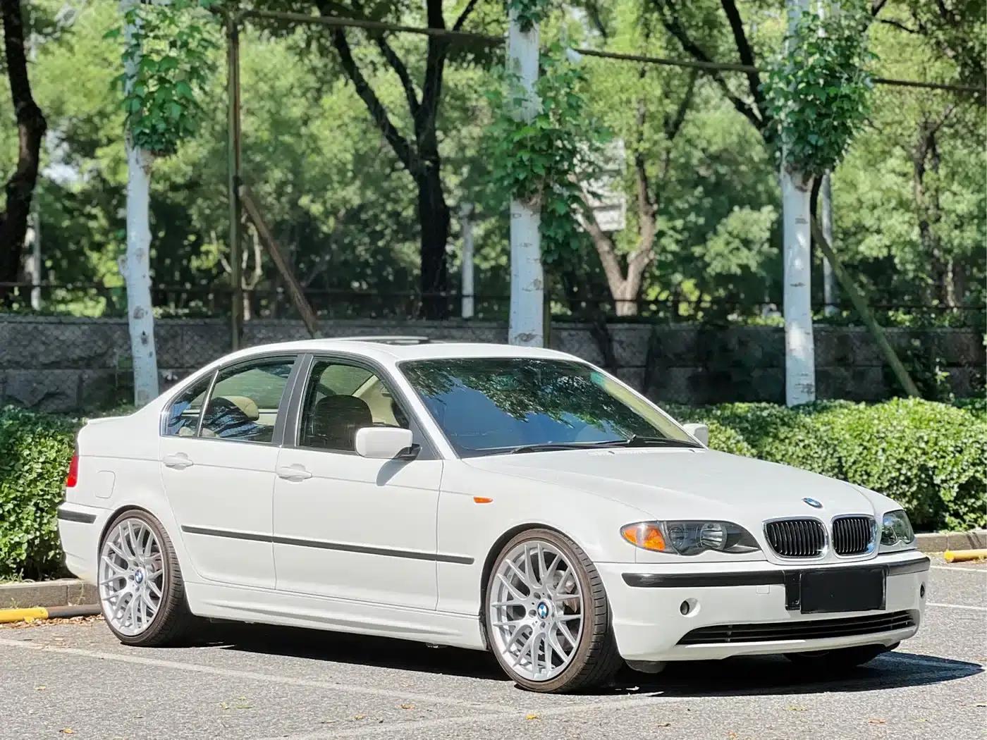 BMW 3 Series 2004 325i — миниатюра 3