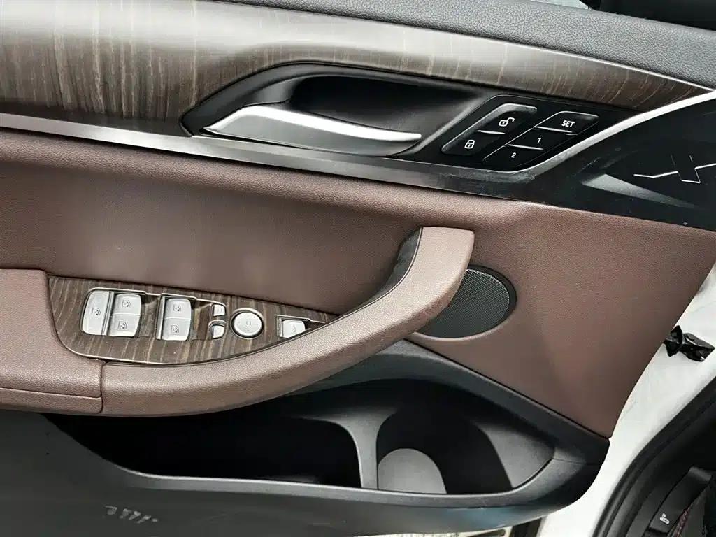 BMW X3 2019 xDrive25i Luxury Package — миниатюра 14