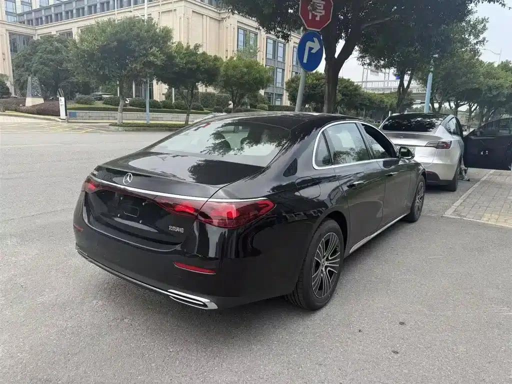 2026 Mercedes-Benz E-Class E 260 L — миниатюра 4