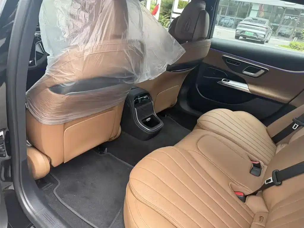 2026 Mercedes-Benz E-Class E 260 L — миниатюра 8