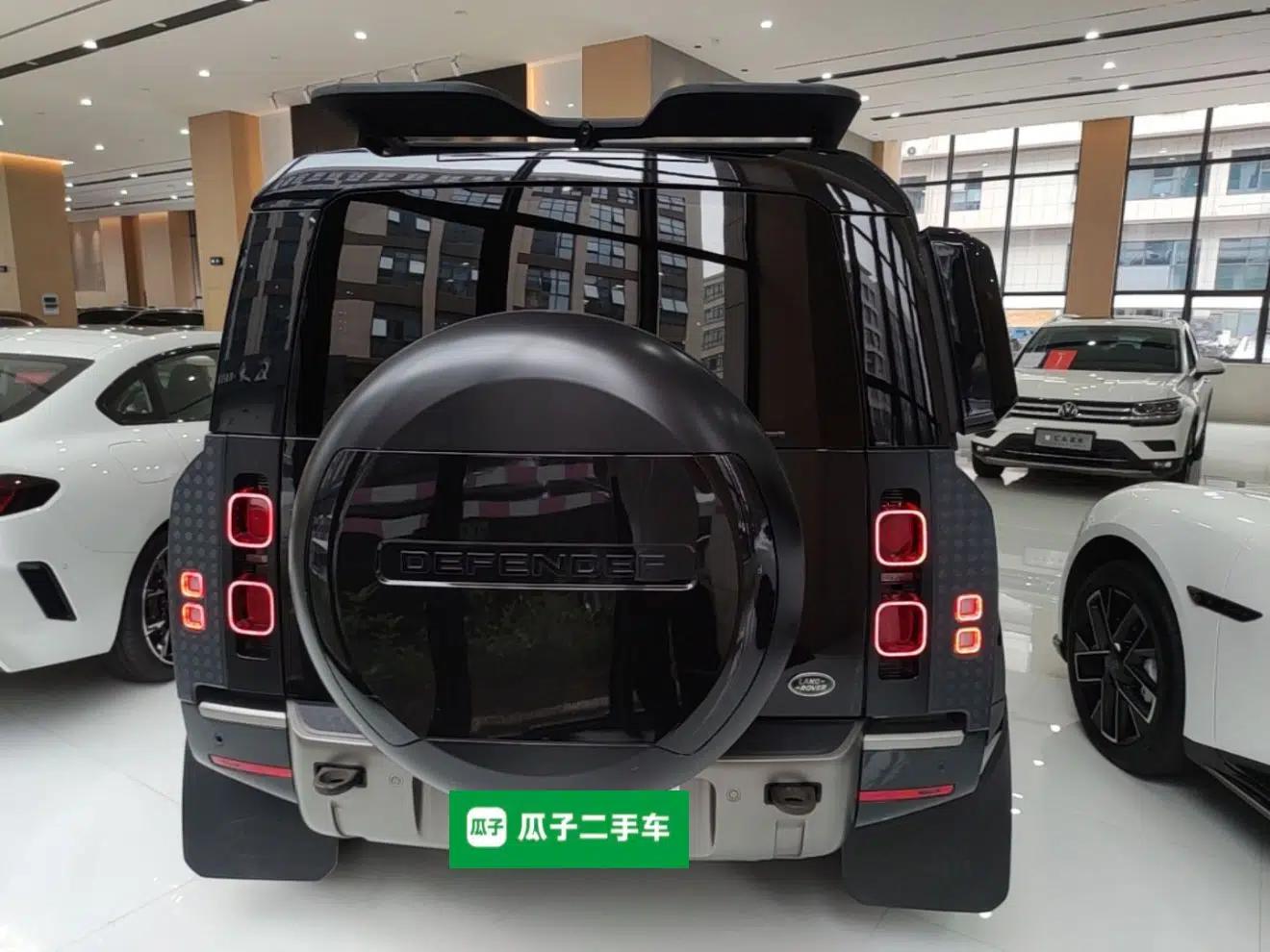 Land Rover Defender 2023 Facelift 110 3.0T P400 X-DYNAMIC HSE — миниатюра 5