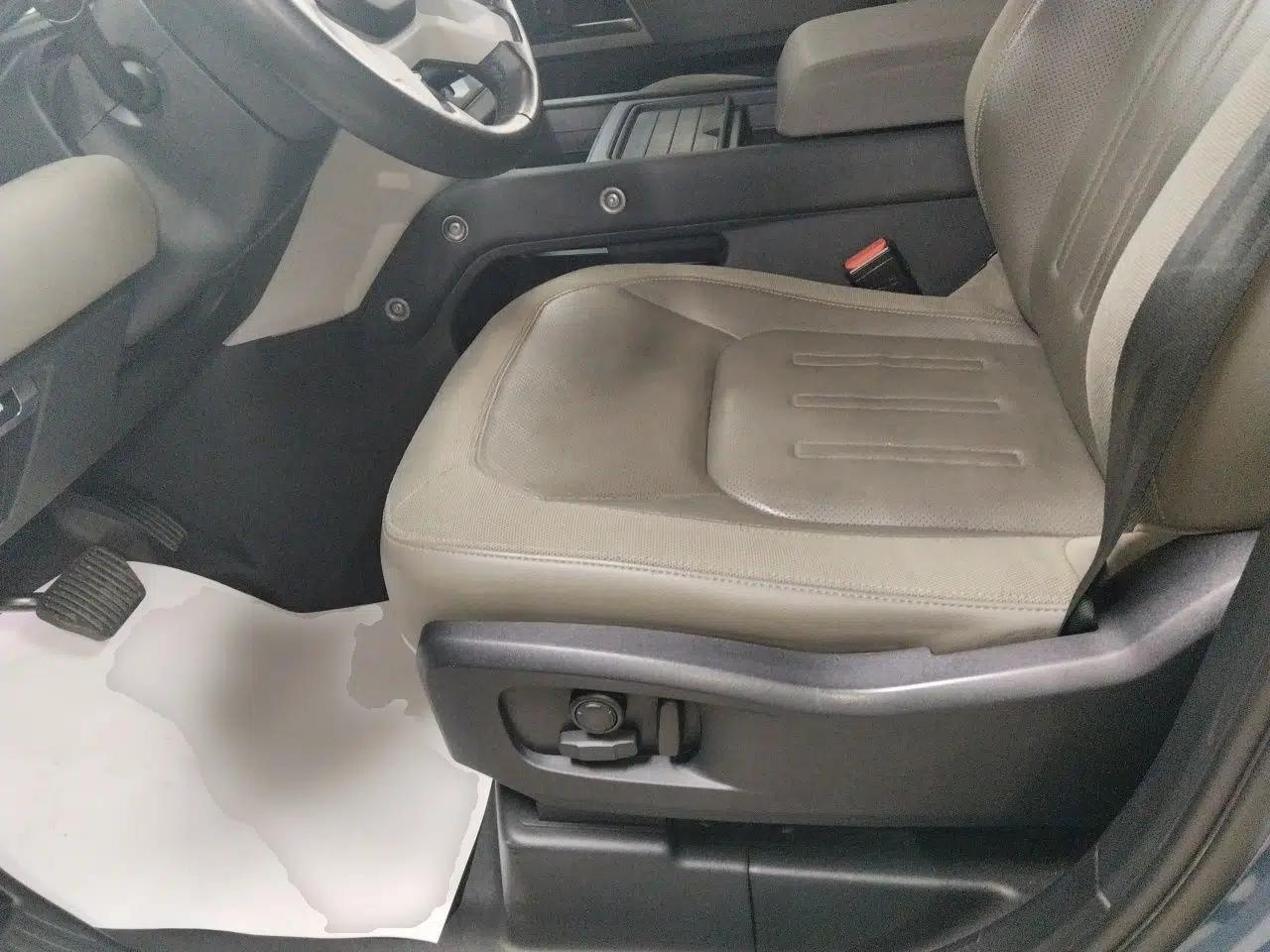 Land Rover Defender 2020 110 P400 Dark Special Edition — миниатюра 15