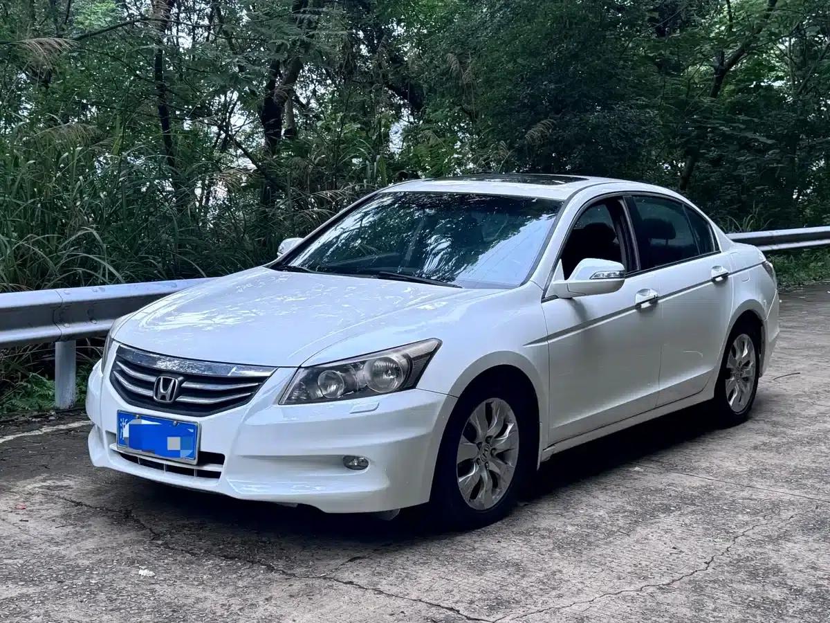 2012 Honda Accord 2.4L EXL Navi — миниатюра 1