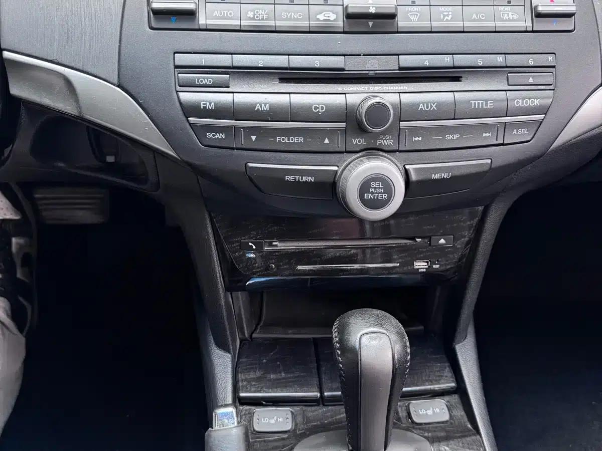 2012 Honda Accord 2.4L EXL Navi — миниатюра 11