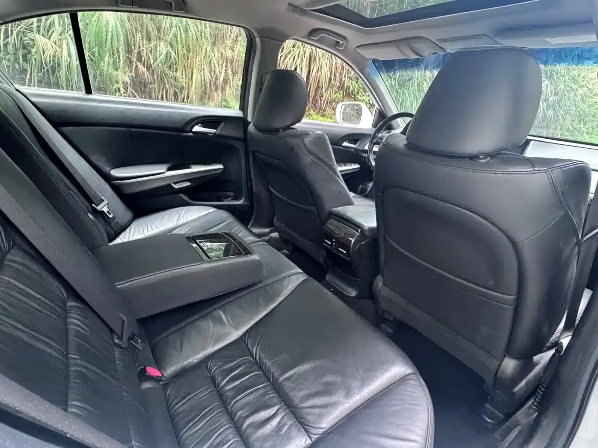 2012 Honda Accord 2.4L EXL Navi — миниатюра 7