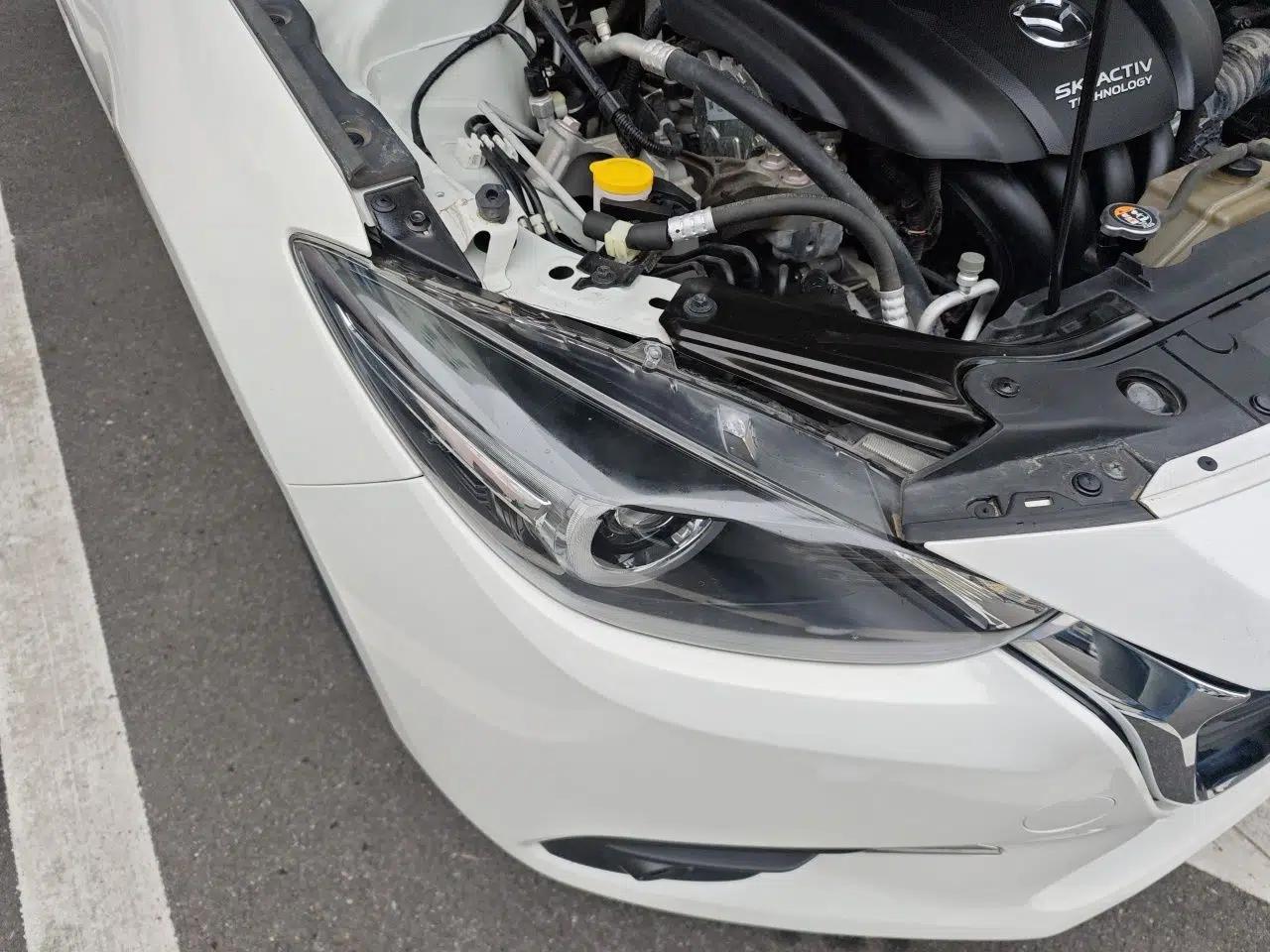 Mazda 3 Axela 2017 Sedan 1.5L Automatic Luxury Model Emission Standard China V — миниатюра 7