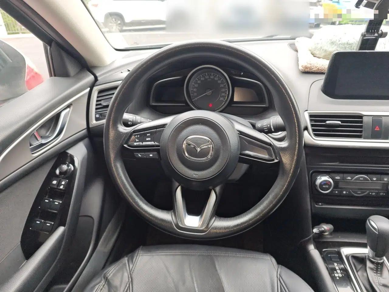 Mazda 3 Axela 2017 Sedan 1.5L Automatic Luxury Model Emission Standard China V — миниатюра 10