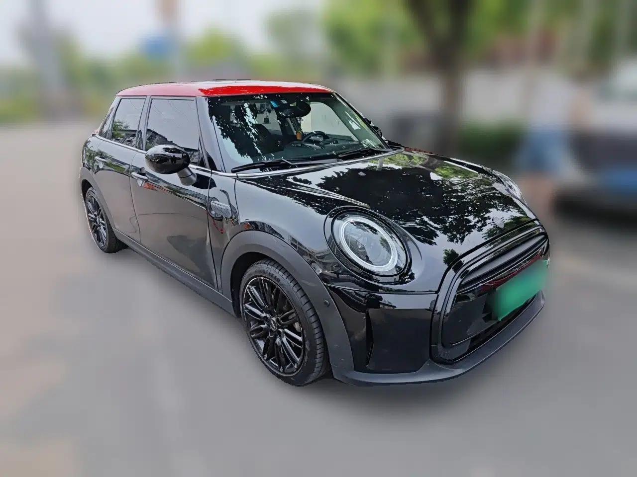MINI 2022 Updated 1.5T COOPER Classic Edition Five-Door Version — миниатюра 3